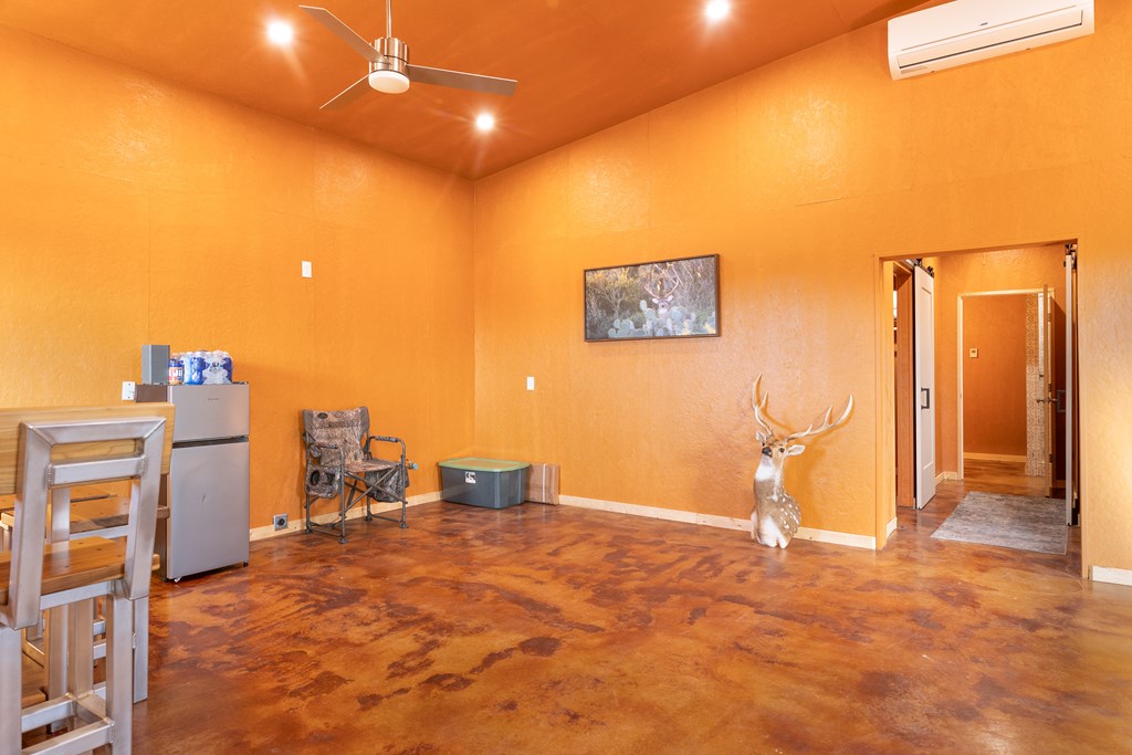 497 County Rd 1222 Property Photo 6