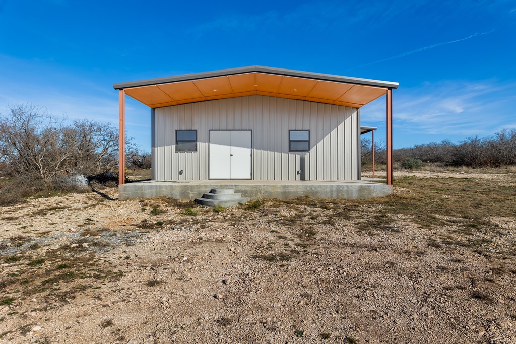 497 County Rd 1222 Property Photo 14