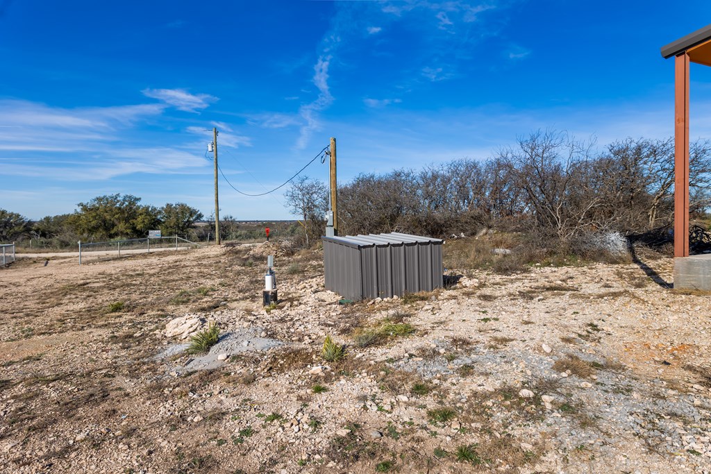 497 County Rd 1222 Property Photo 16