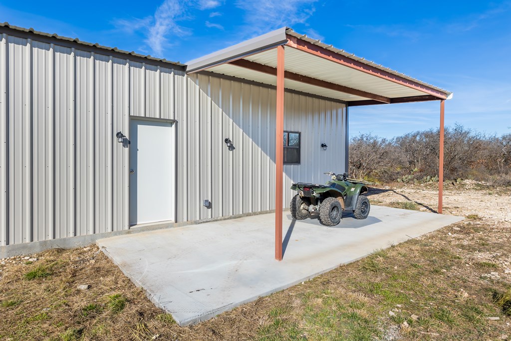 497 County Rd 1222 Property Photo 17