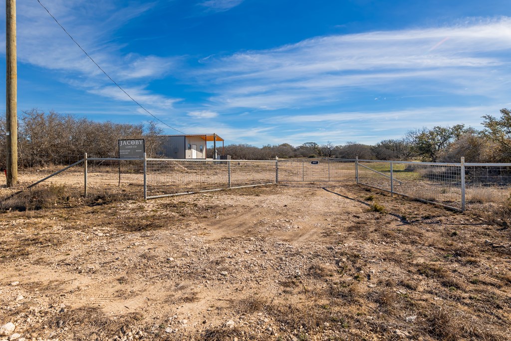 497 County Rd 1222 Property Photo 40