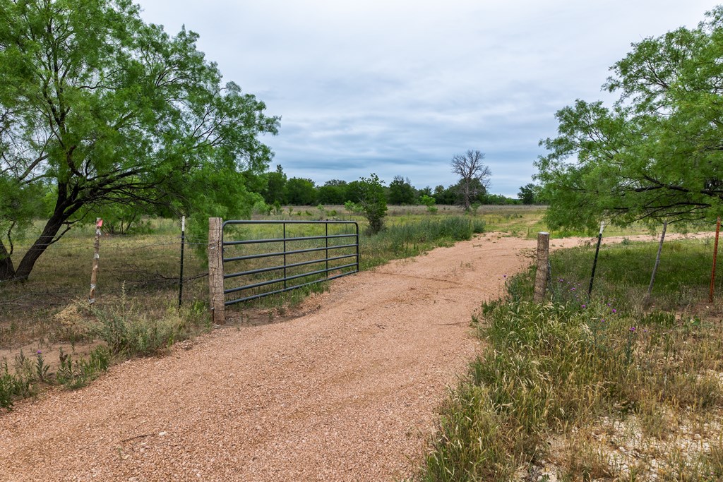 825 E Fm 765 Property Photo 17