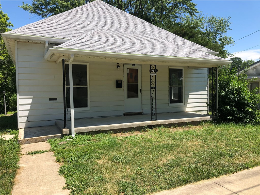 957 C Street Property Photo 1