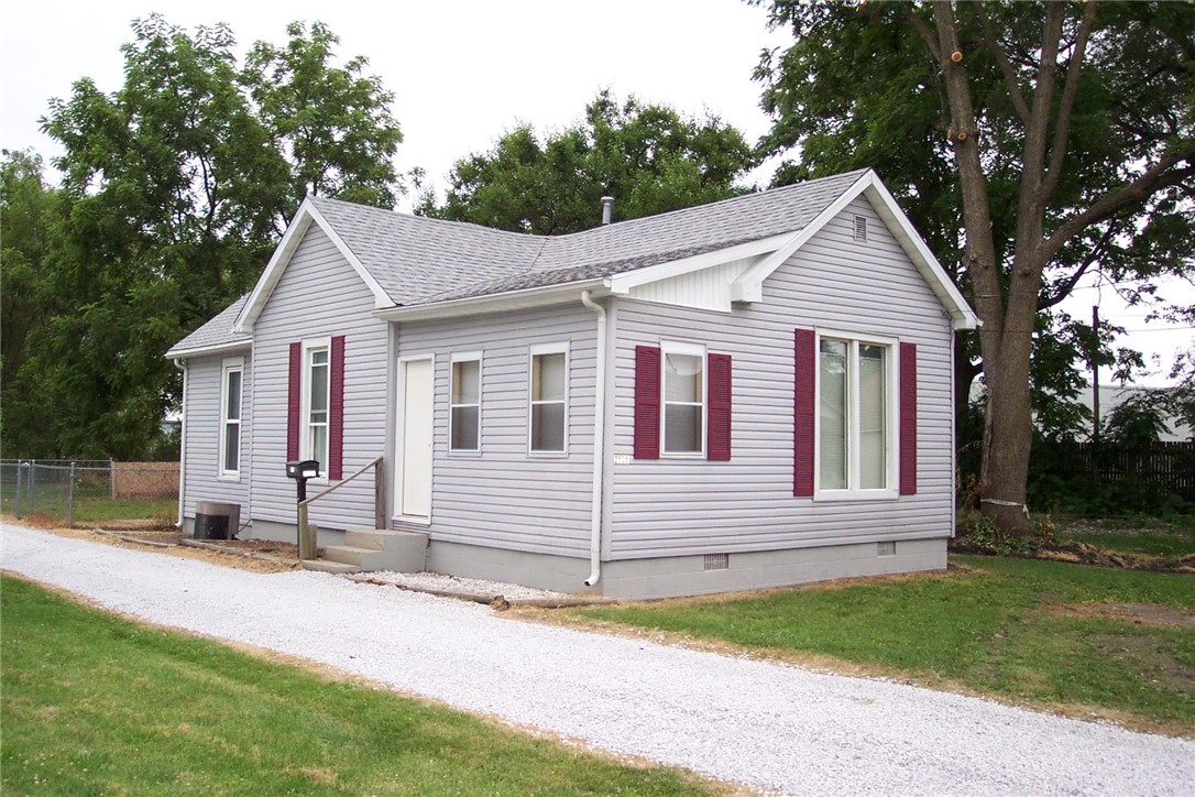 2505 Charleston Avenue Property Photo 1
