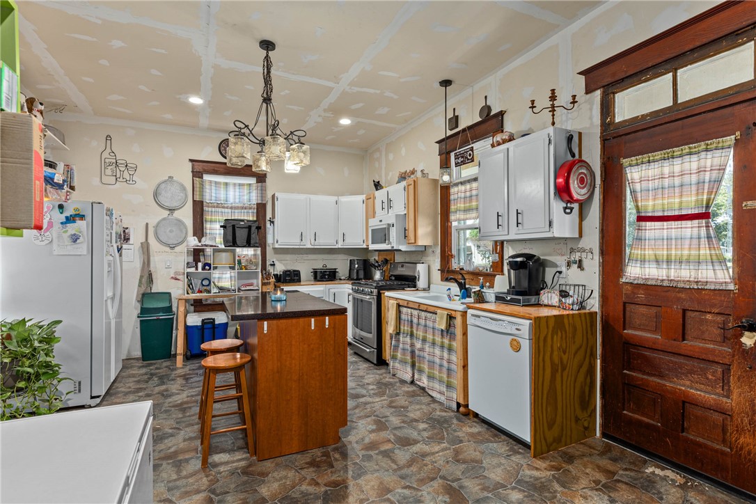 801 Jefferson Avenue Property Photo 10