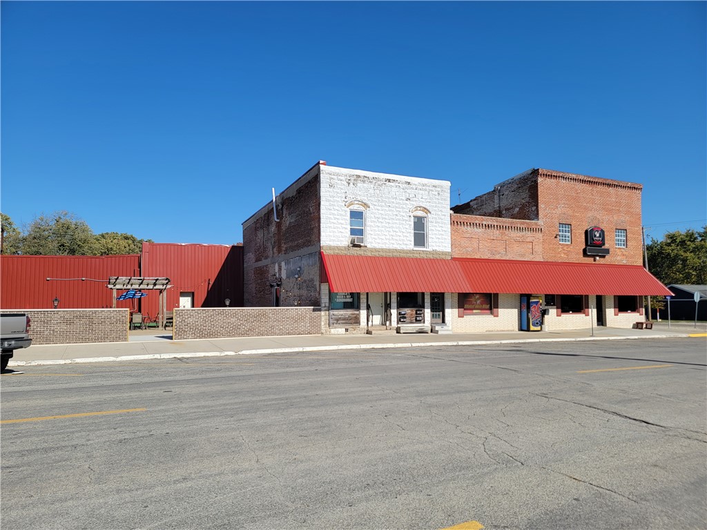 1000 Maine Street Property Photo