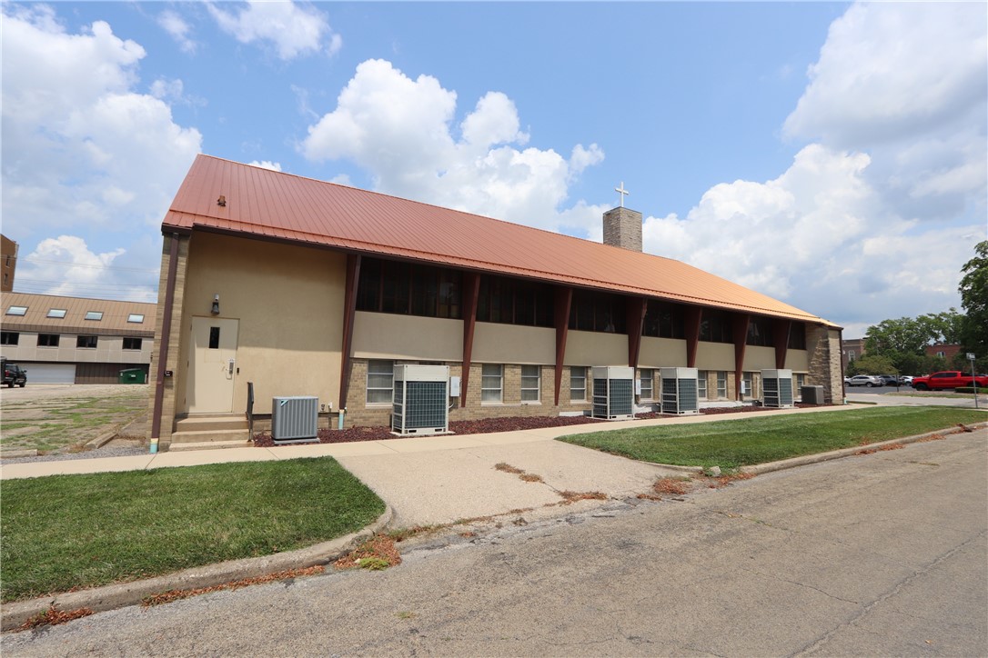 1600 Wabash Avenue Property Photo 4