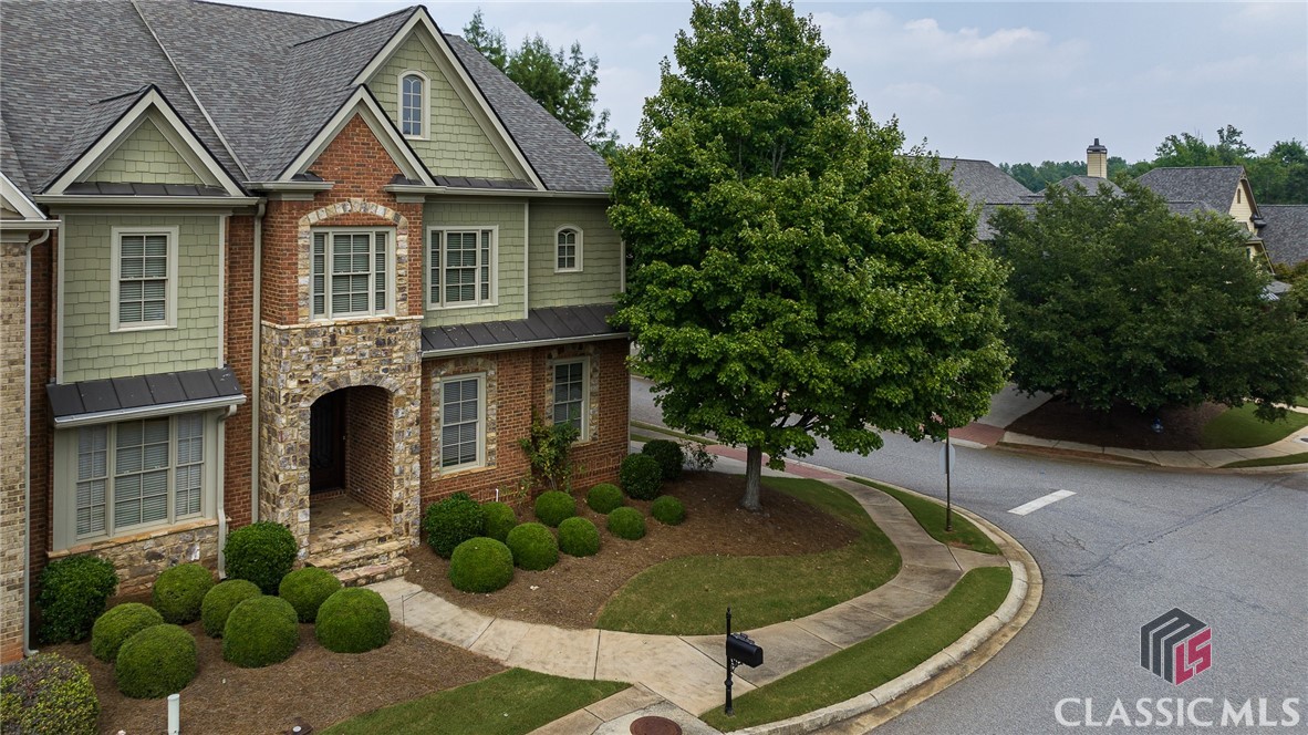 1746 Cambridge Property Photo 1