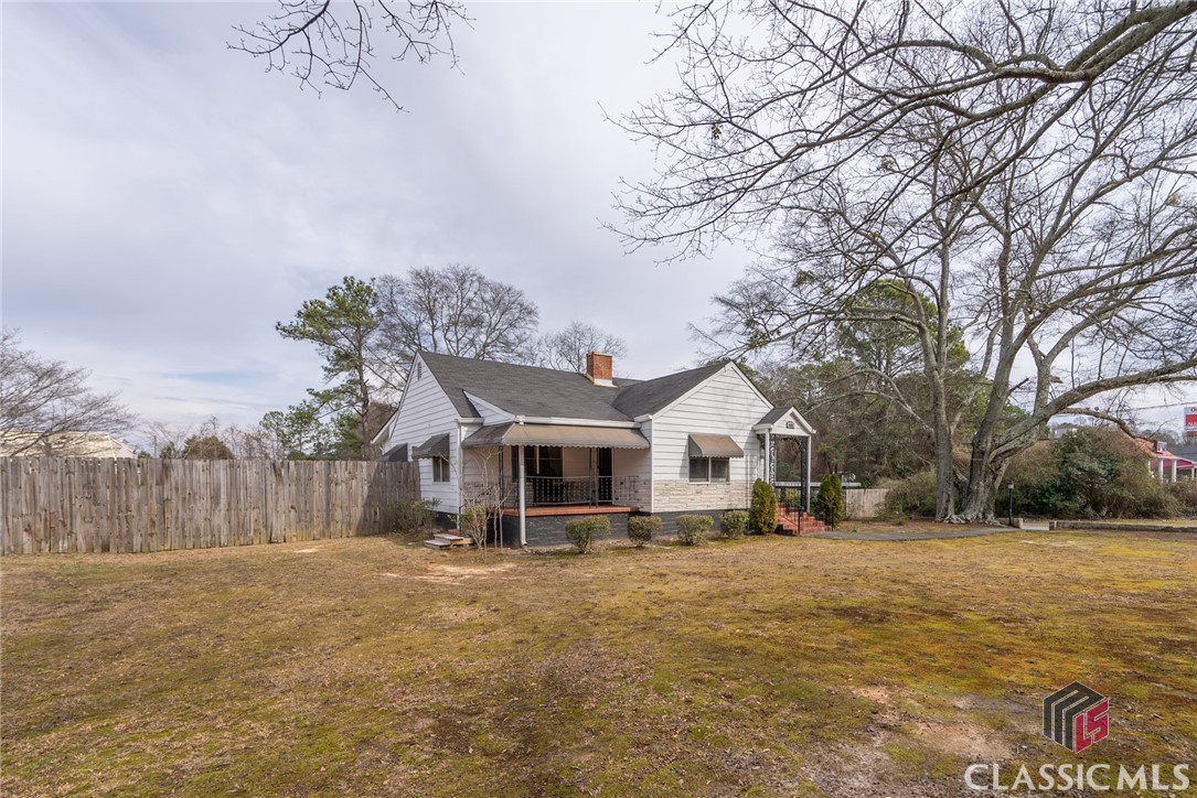 4404 Lawrenceville Property Photo 8