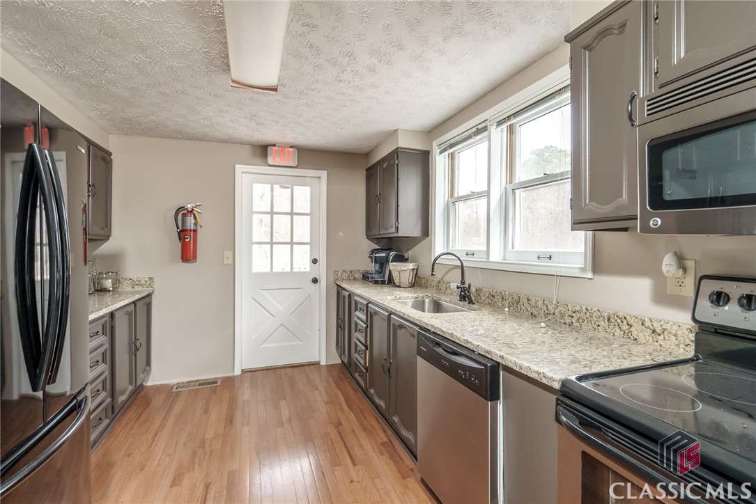 4404 Lawrenceville Property Photo 18