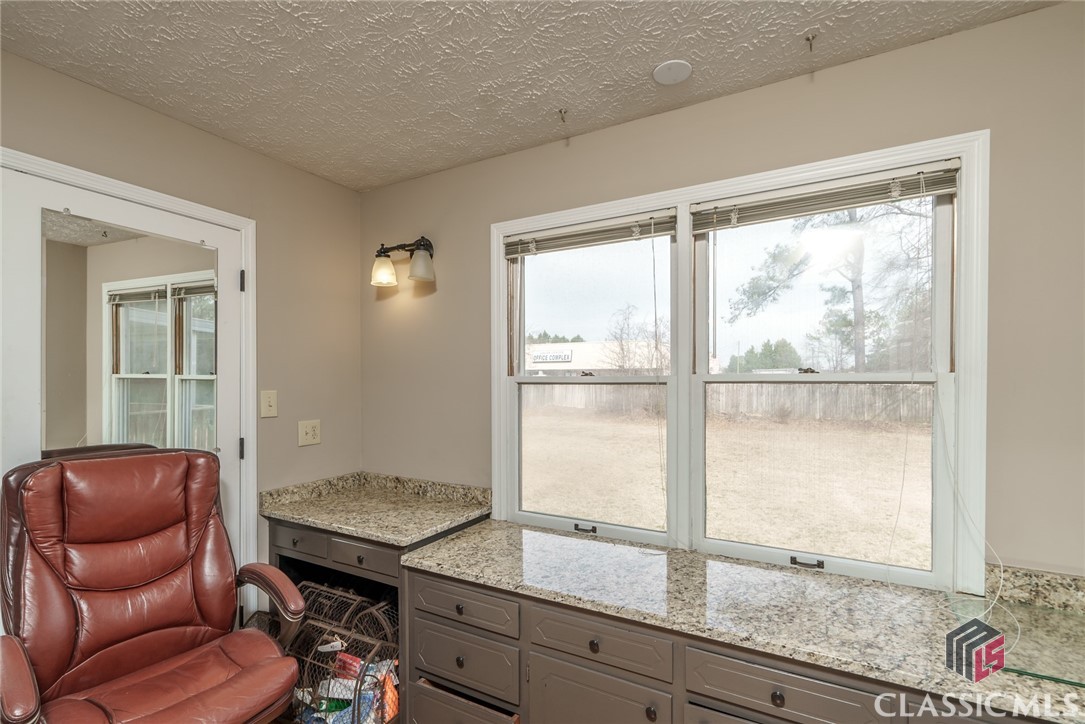 4404 Lawrenceville Property Photo 28