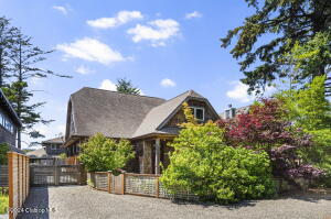 323 Fourth Street Property Photo 1