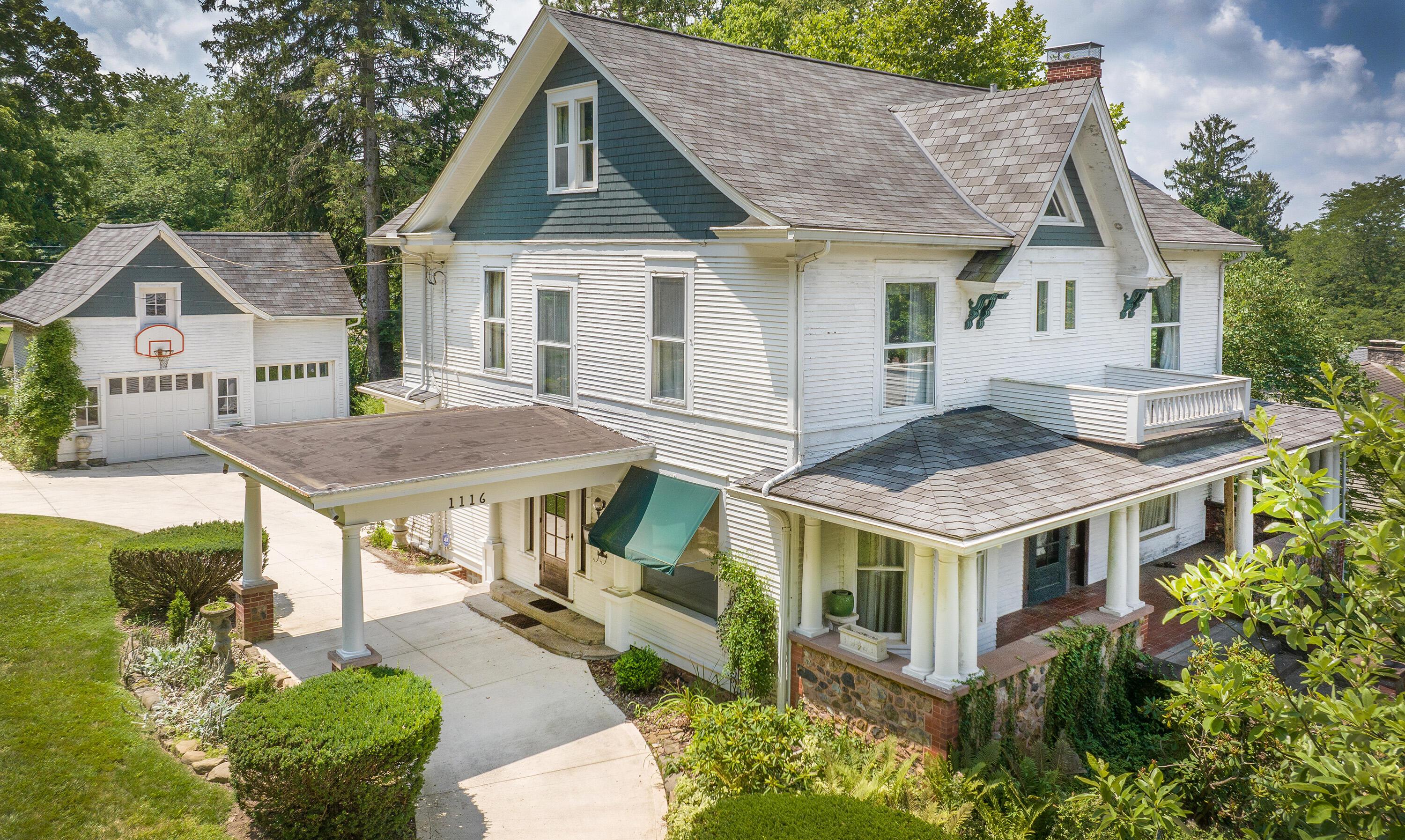 1116 E Vine Street Property Photo 1