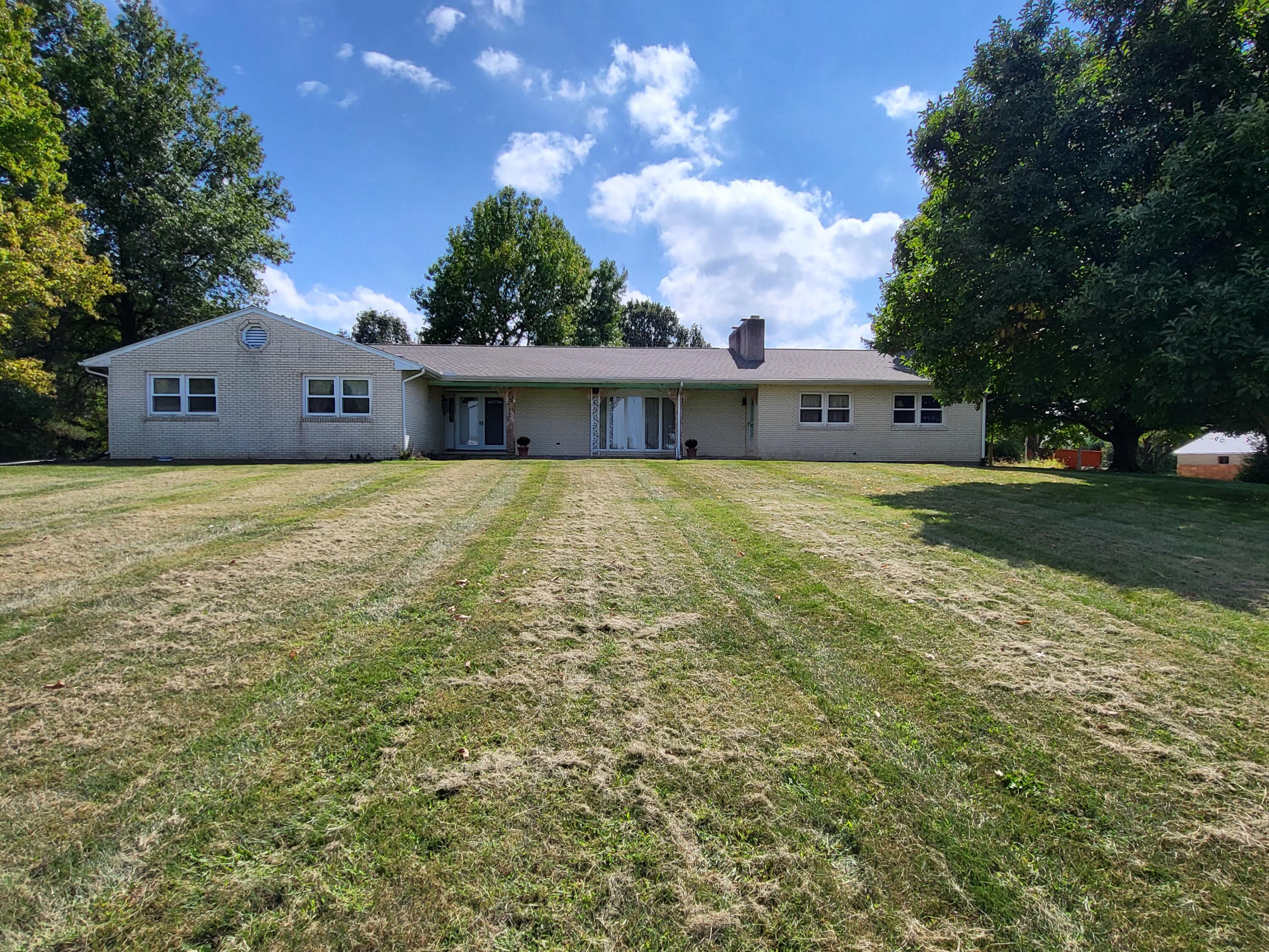 6695 Lancaster Circleville Road SW Property Photo 1