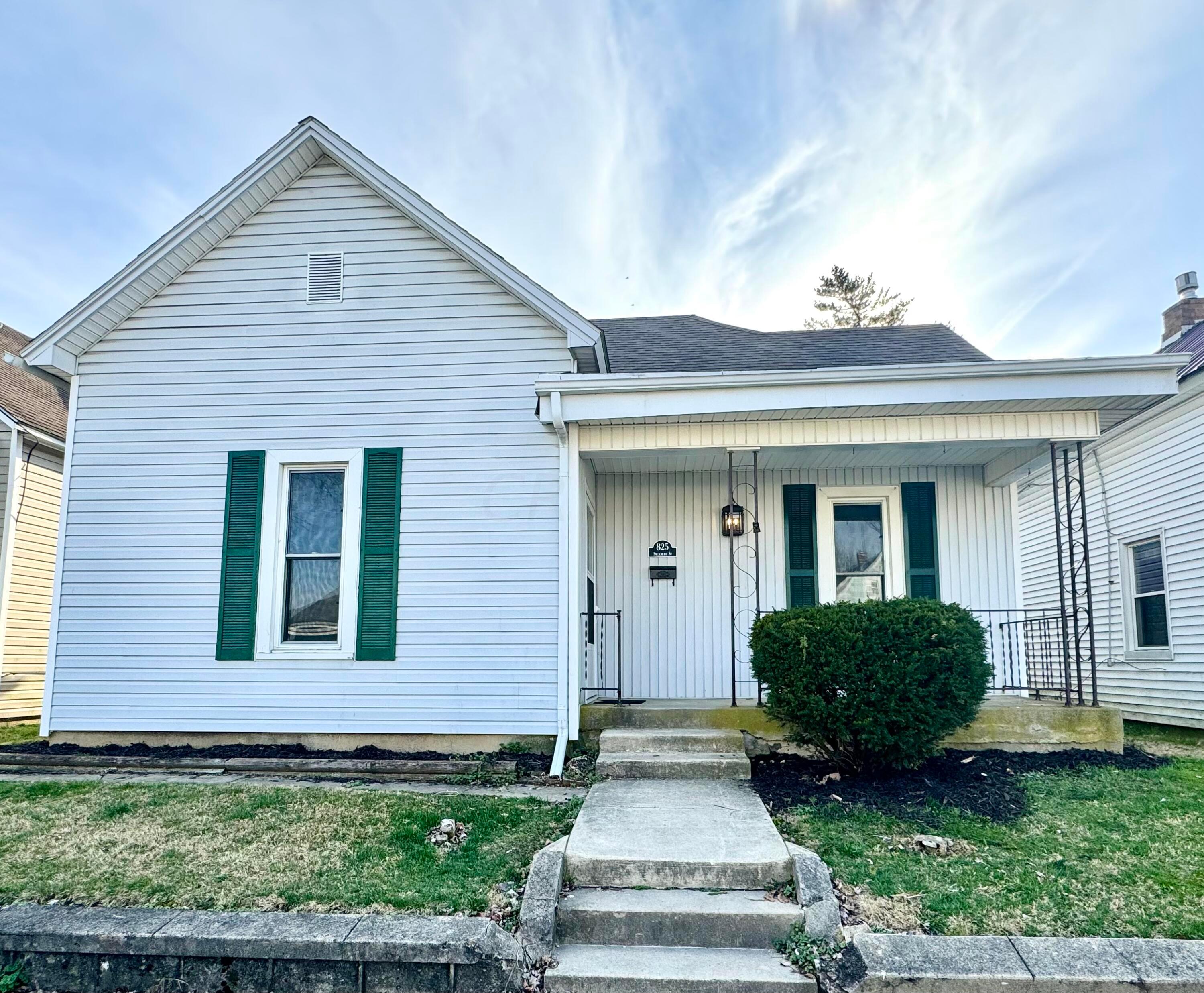 825 Sycamore Street Property Photo 1