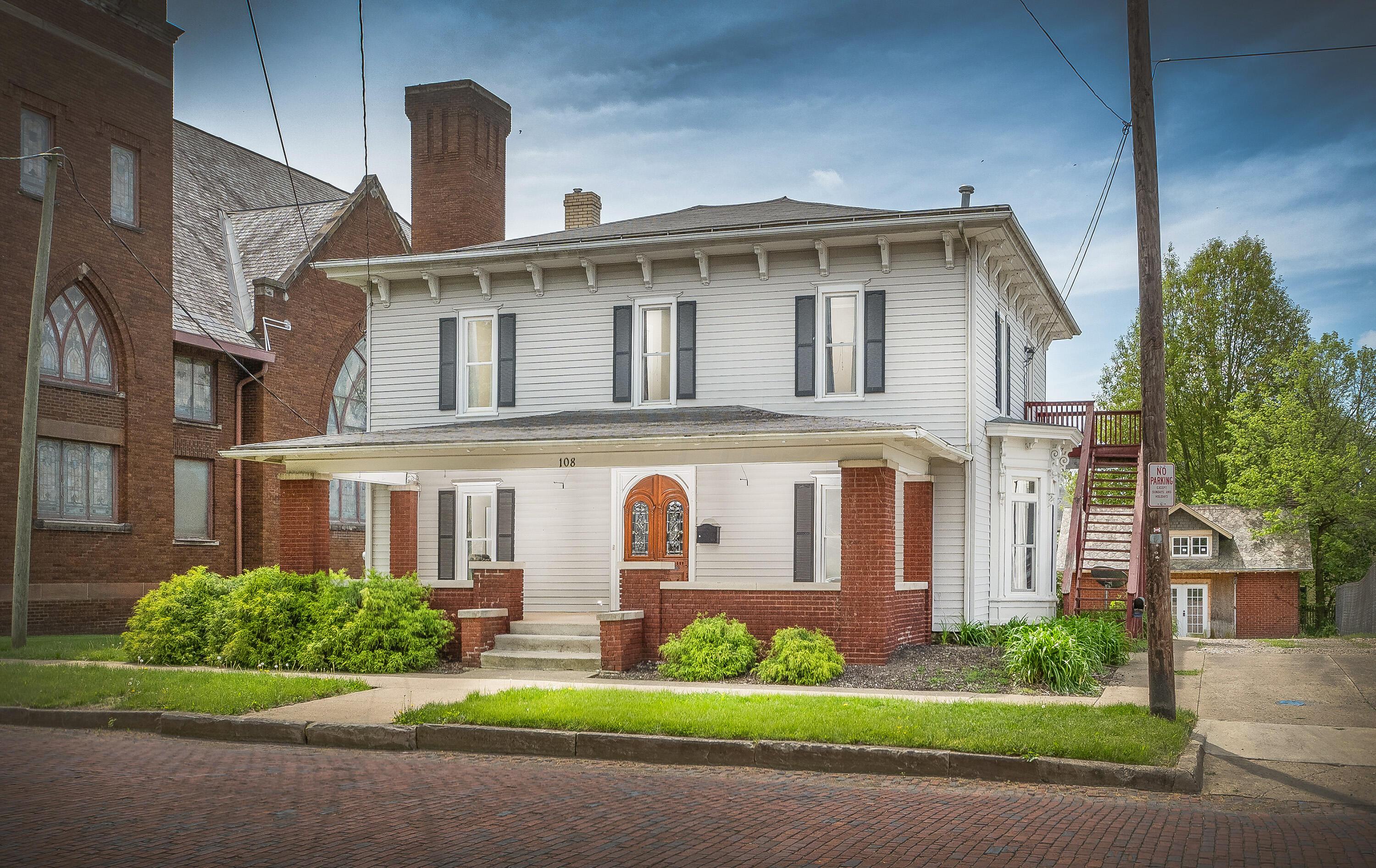 108 E Vine Street Property Photo 1