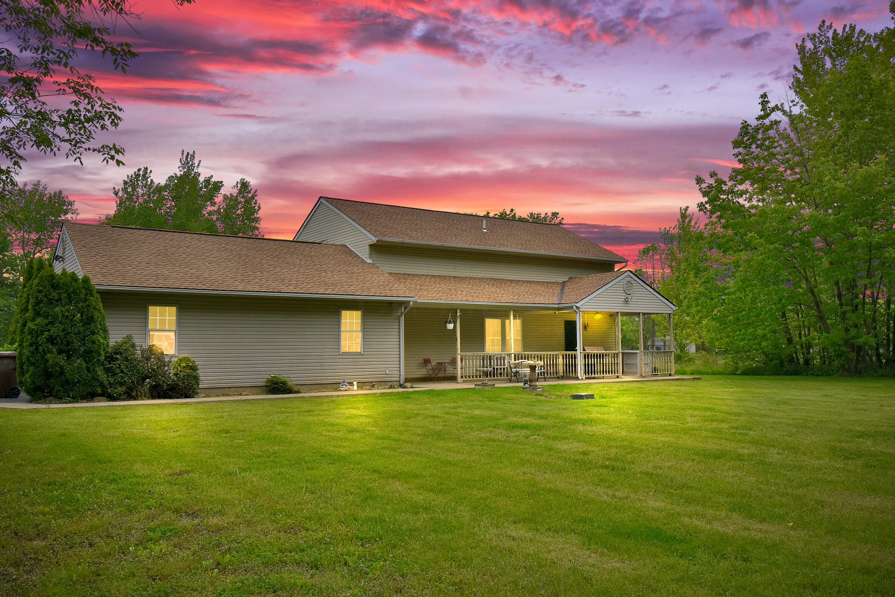 3243 Dixon Road SW Property Photo 1