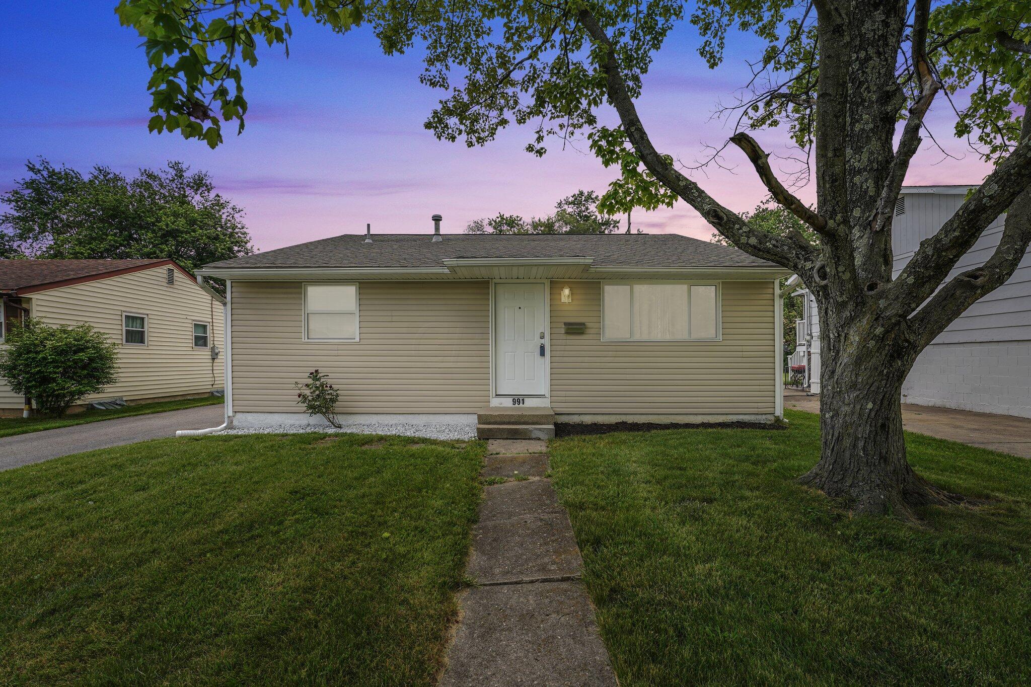 991 Wedgewood Drive Property Photo 1
