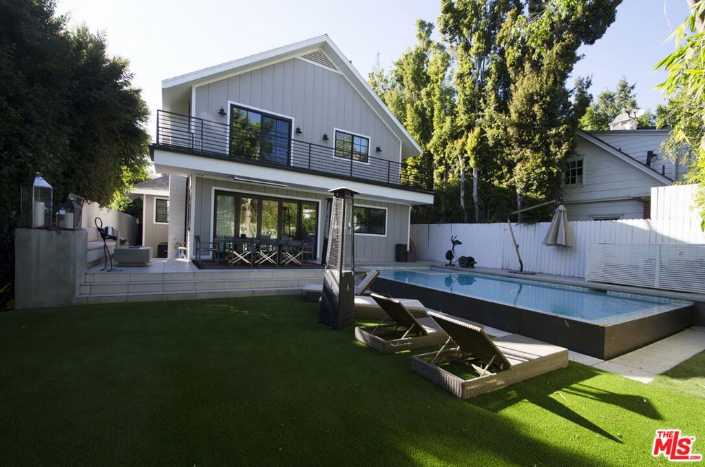 1738 NICHOLS CANYON Road Property Photo 1