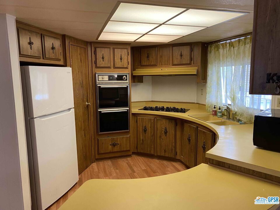 18555 Roberts Road 20 Property Photo 1
