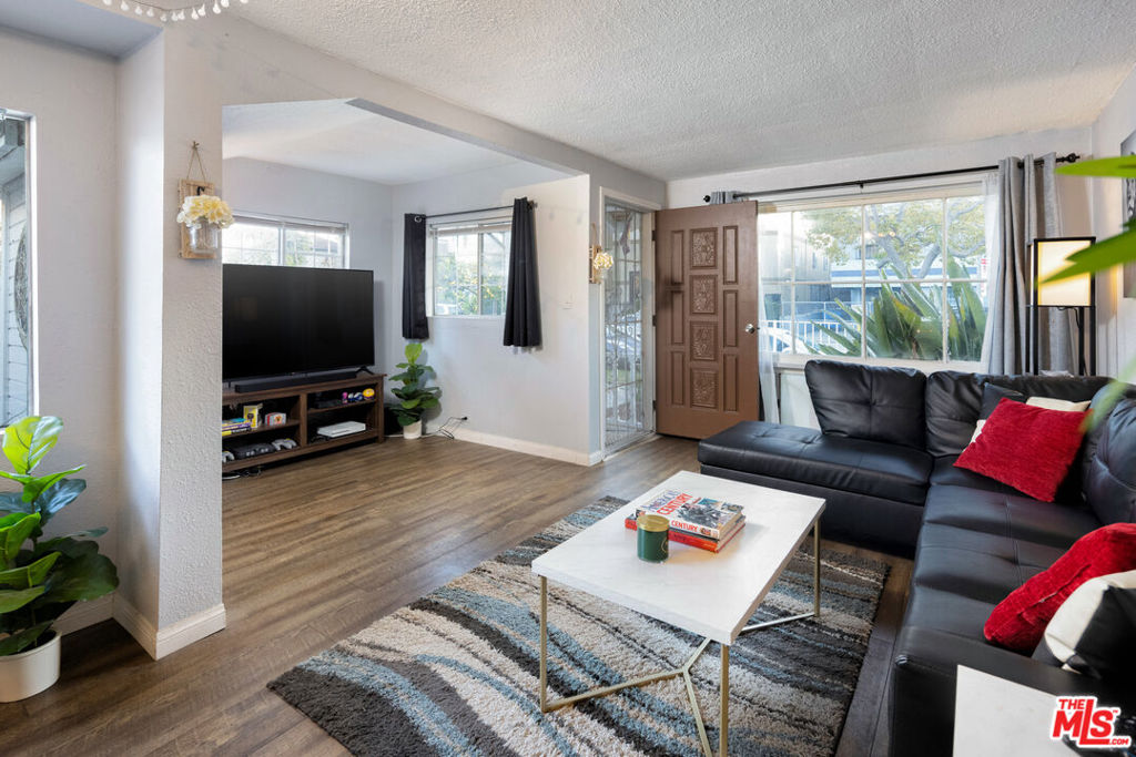 6021 Romaine Street Property Photo 4