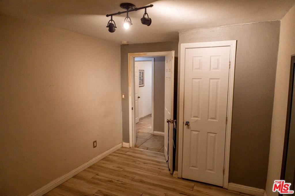 21732 Mountain Avenue Property Photo 5