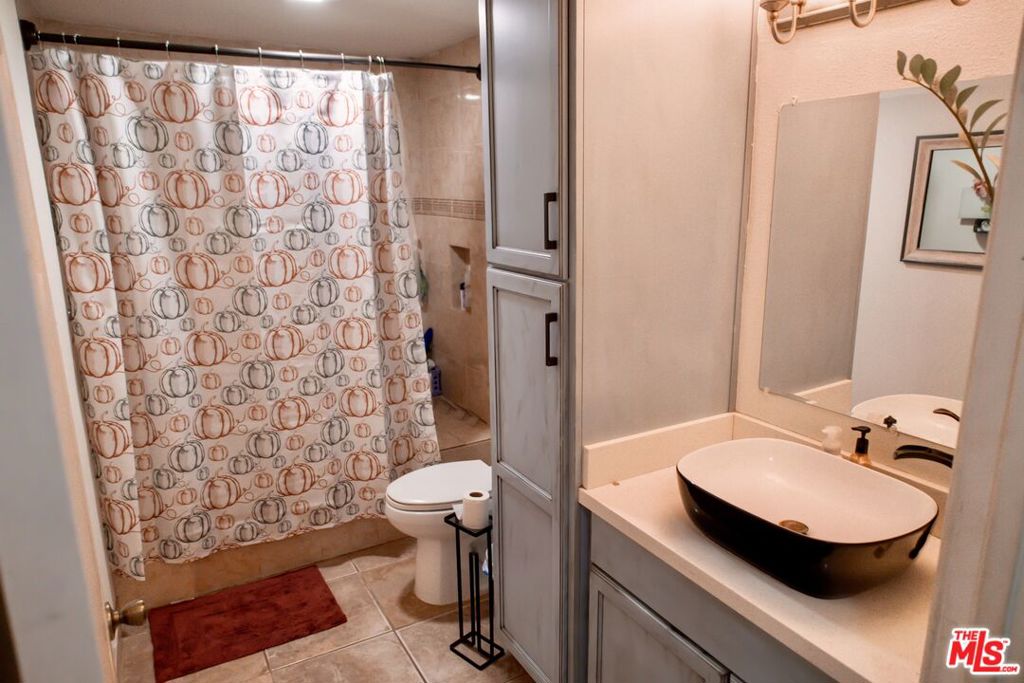 21732 Mountain Avenue Property Photo 6