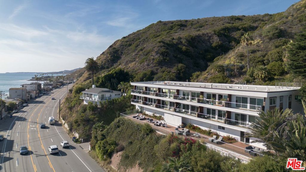 20747 Pacific Coast Highway 14 Property Photo 1
