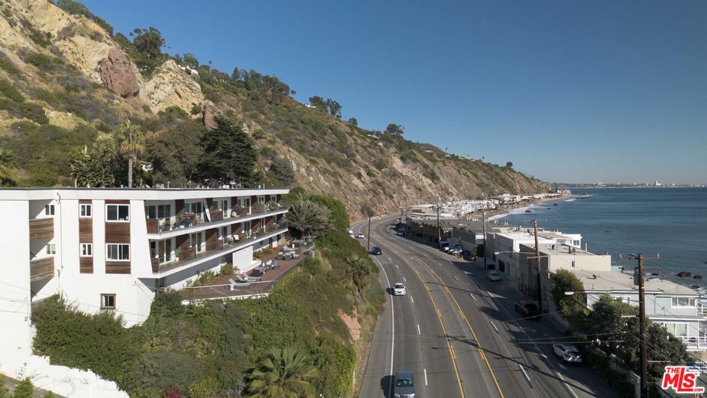 20747 Pacific Coast Highway 14 Property Photo 12