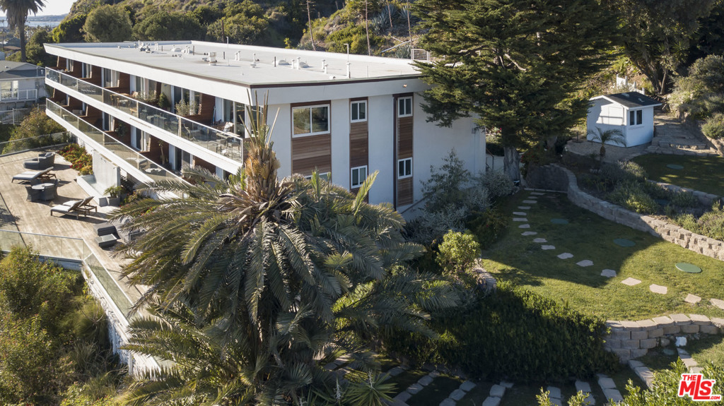 20747 Pacific Coast Highway 14 Property Photo 14