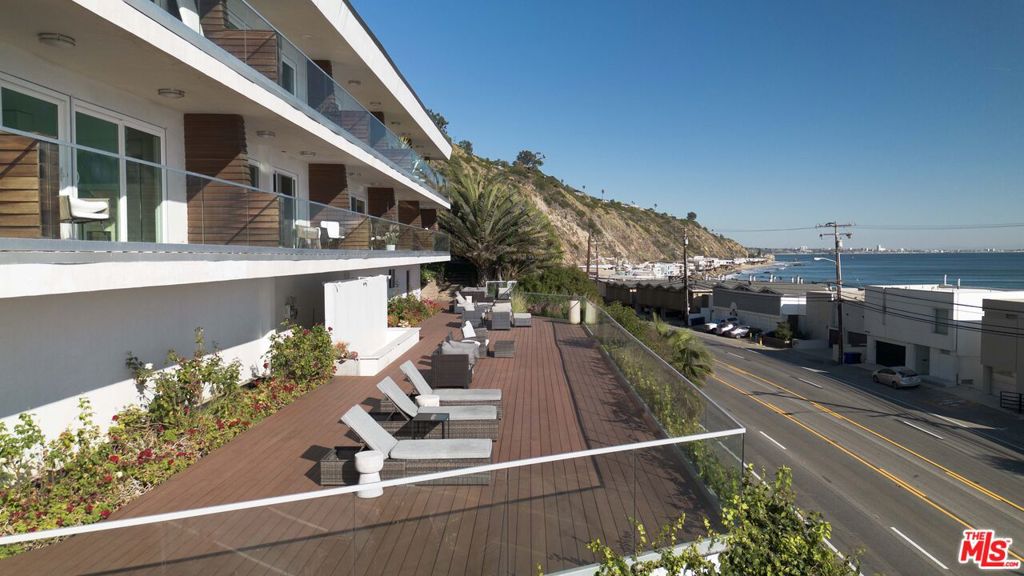20747 Pacific Coast Highway 14 Property Photo 15
