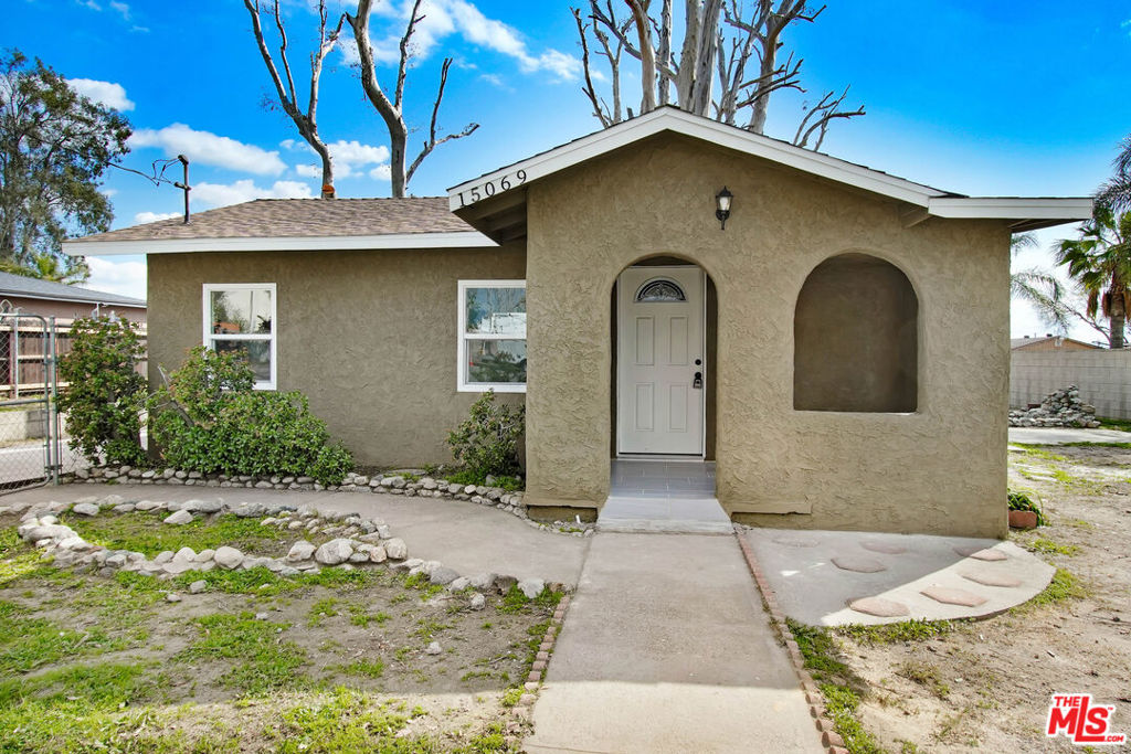 15069 San Bernardino Avenue Property Photo