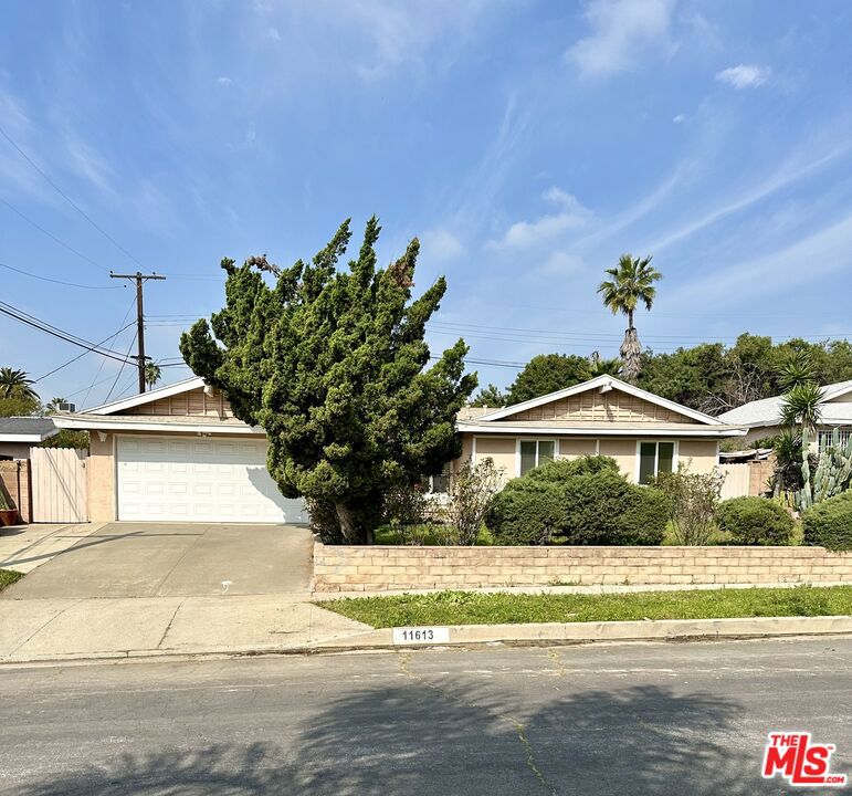 11613 Swinton Avenue Property Photo