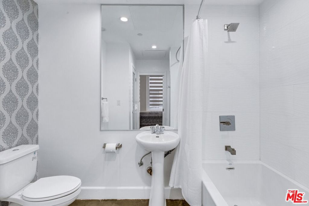 354 S Spring Street 509 Property Photo 39