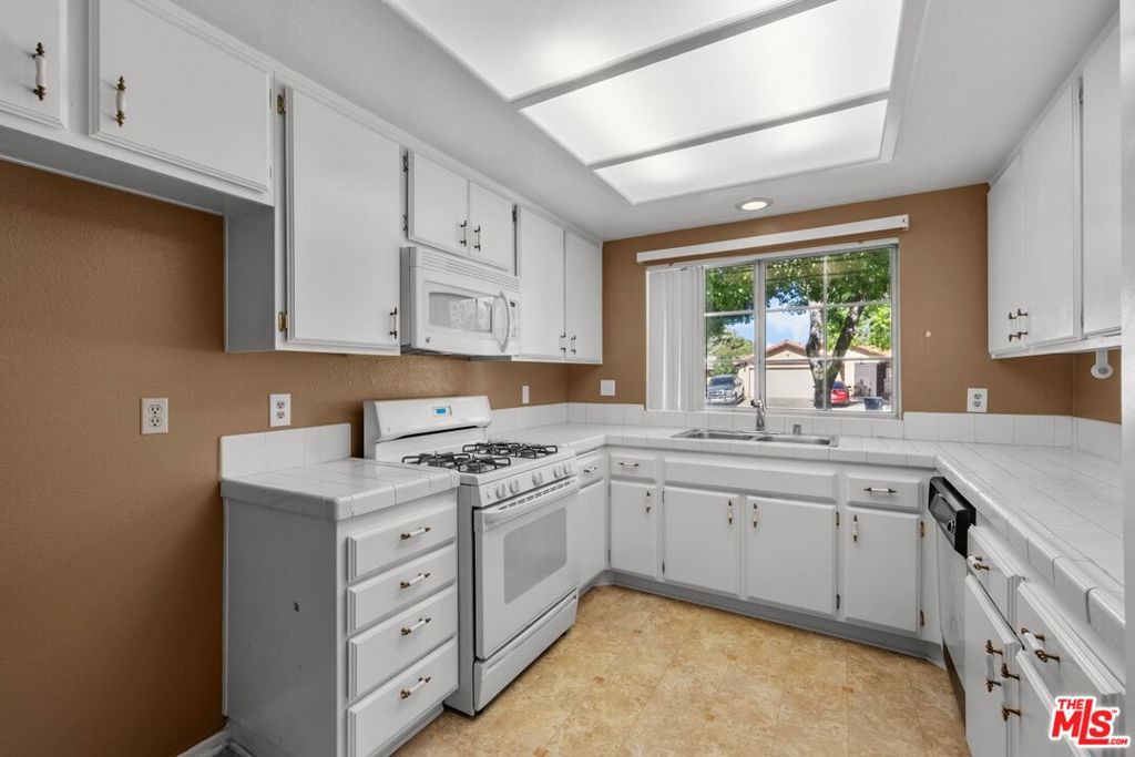 43033 22nd Street Property Photo 11