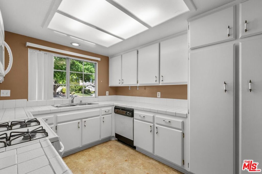 43033 22nd Street Property Photo 13