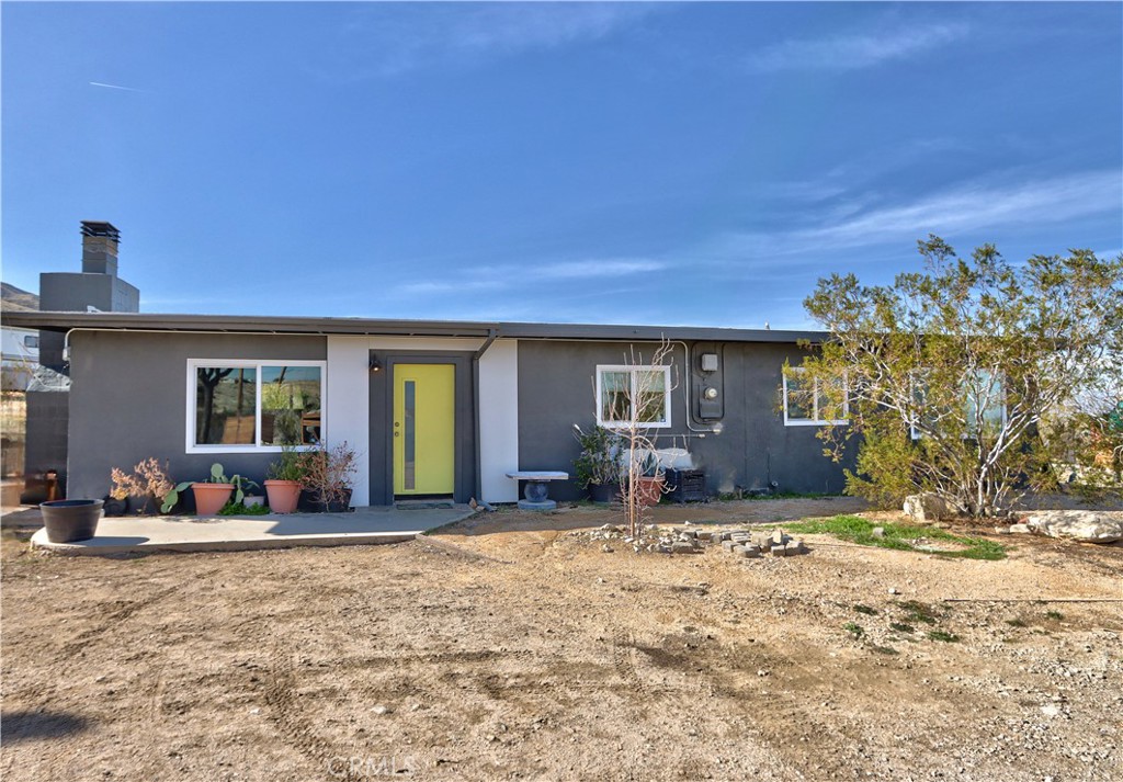 9140 Yucca Street Property Photo 1