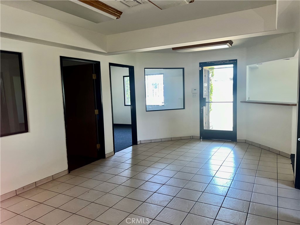 545 E California Street Property Photo 7