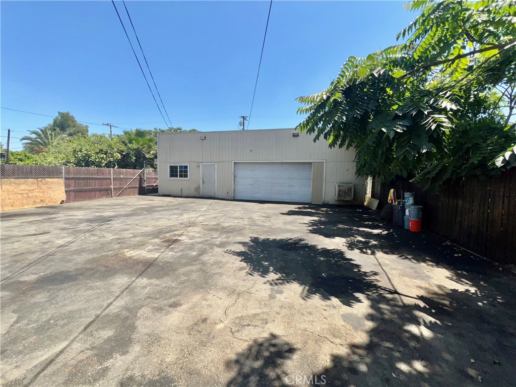 545 E California Street Property Photo 8