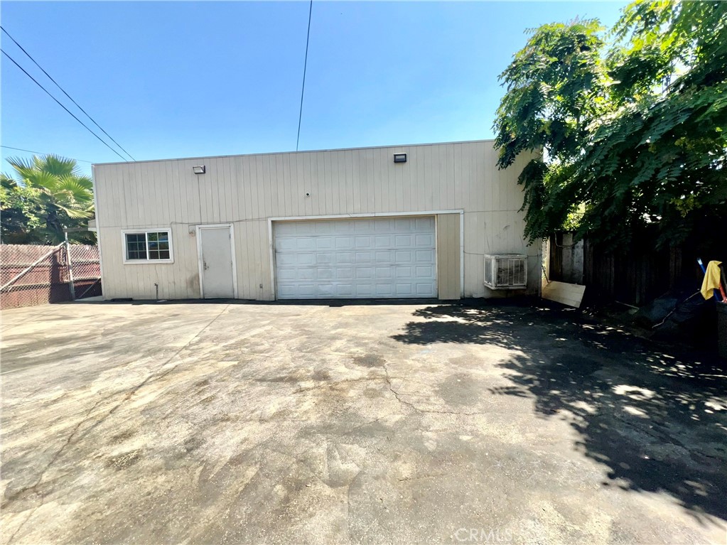 545 E California Street Property Photo 12