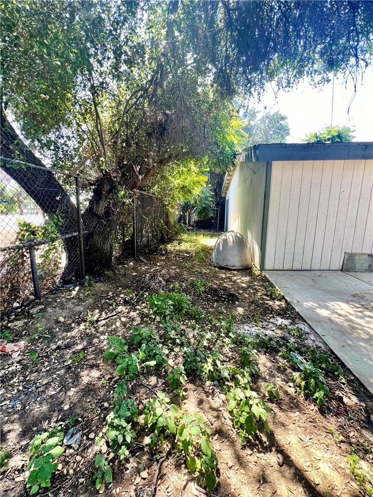 545 E California Street Property Photo 14