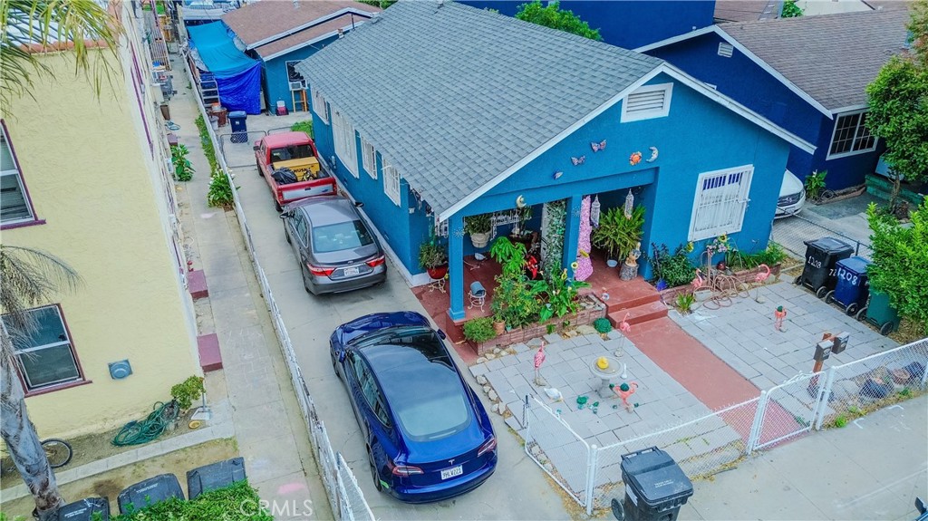 1208 E 76th Place Property Photo 1