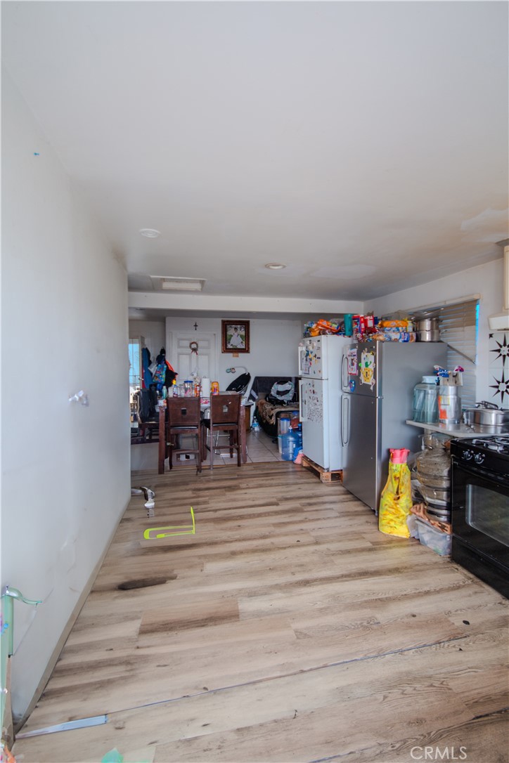 1208 E 76th Place Property Photo 14