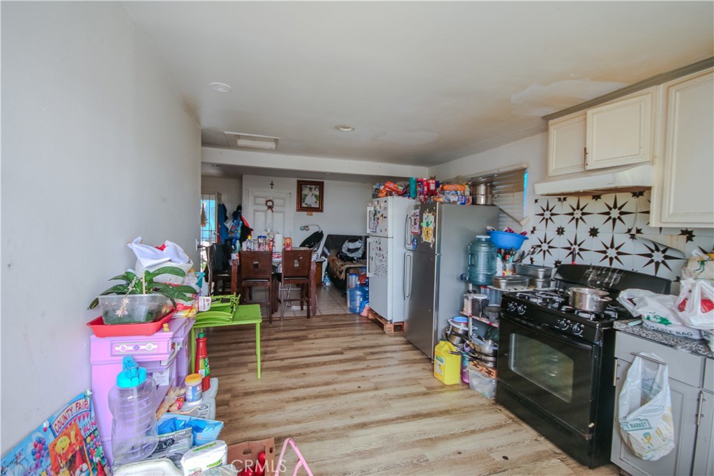 1208 E 76th Place Property Photo 15