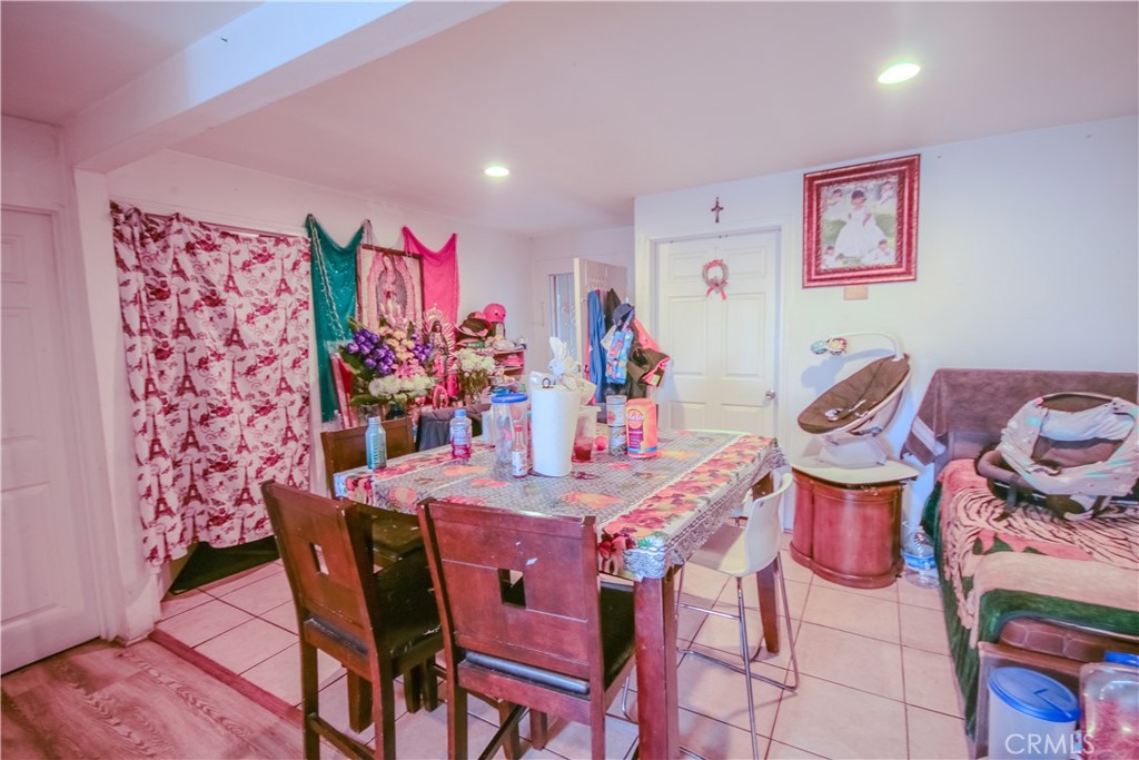 1208 E 76th Place Property Photo 16