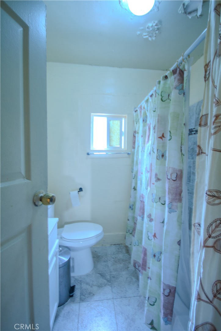 1208 E 76th Place Property Photo 22