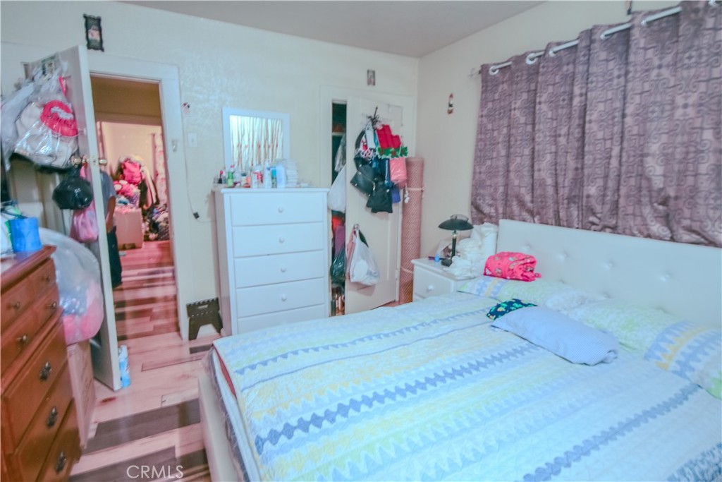 1208 E 76th Place Property Photo 24