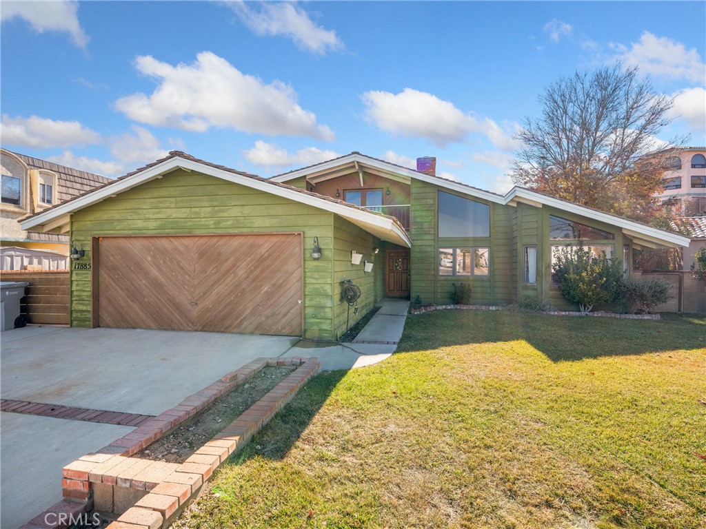 17885 Starboard Lane Property Photo 1