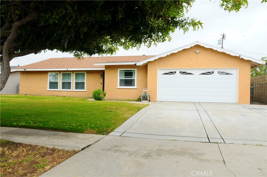 2757 College Drive Property Photo 1