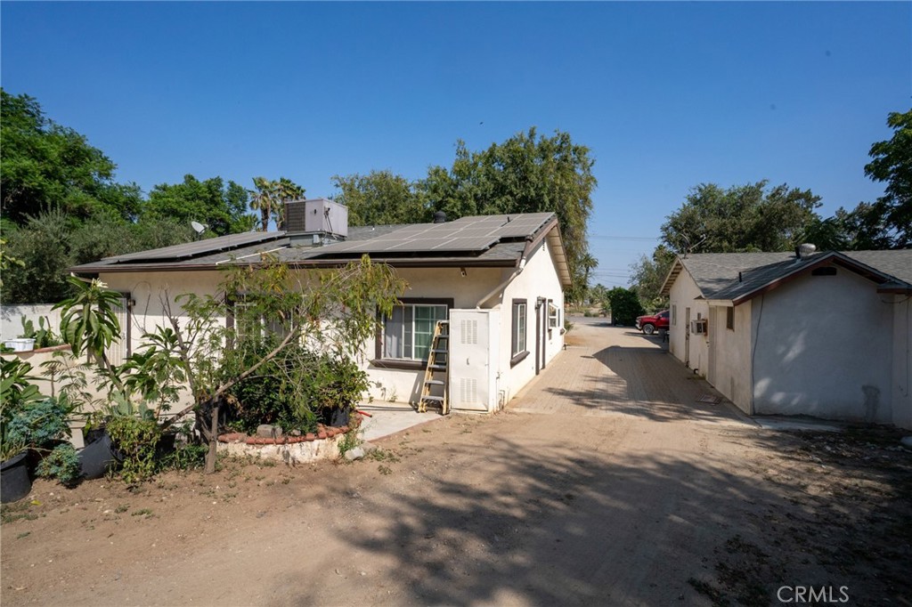 11164 Locust Avenue Property Photo